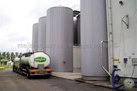 039 - RMO campina Volvo lossen bij melkontvangst Farm Dairy Lelystad #