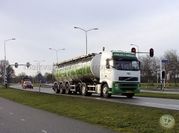083 - Volvo FH 12 trekker van den Bosch met 3 as campina tankoplegger 